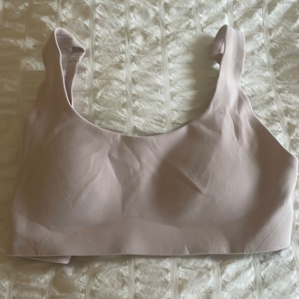lulu blush pink sports bra size 4